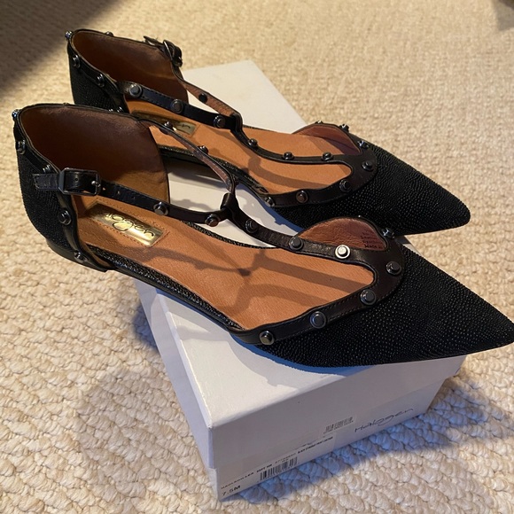 Nordstrom Halogen LEA Black stingray print leather. Size 7.5M